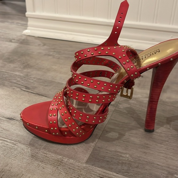 Micheal Michael Kors Red platform heels gold beads - Picture 3 of 7